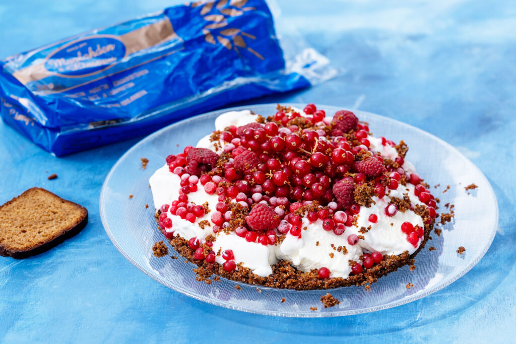 Herukkainen jäätelökakku