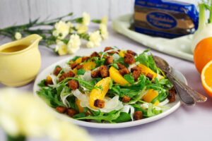 Appelsiinisalaatti fenkolikrutongeilla